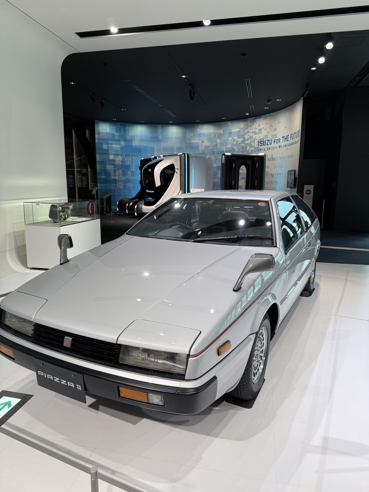 isuzu製piazzaの画像